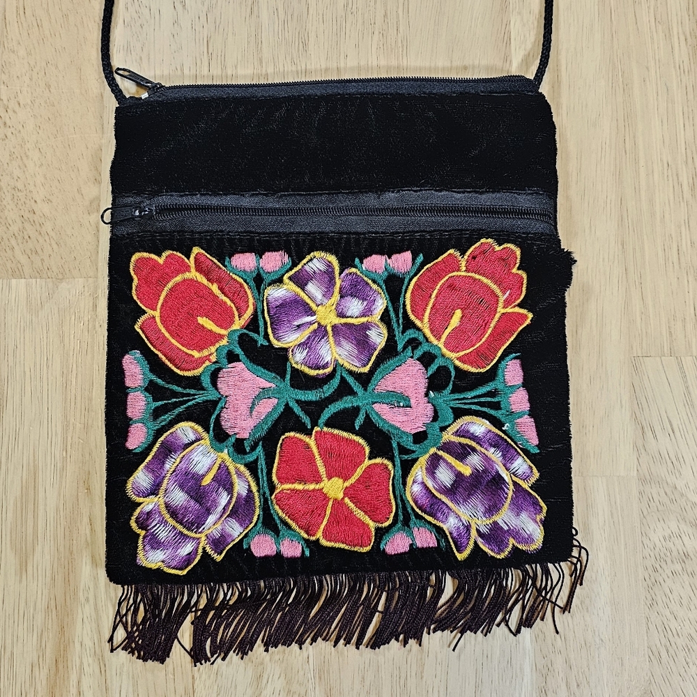New✨️Embroidered Velvet Purse
